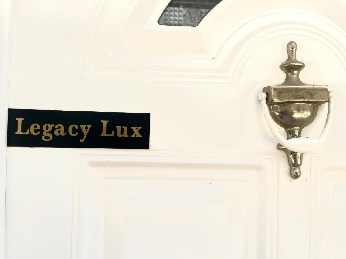 Legacy Lux By The Airport & Beach Apartment *